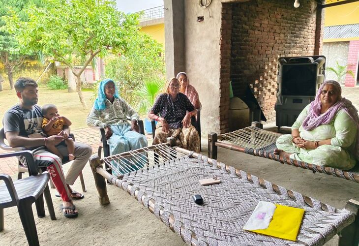 UP police constable burns his wife situation critical referred to delhi | यूपी पुलिस के सिपाही ने पत्नी को जलाया: अमरोहा में GNM पत्नी को मारने की कोशिश, दिल्ली रेफर, हालत नाजुक – Amroha News