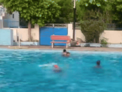 Swimming pool will be started in Banaras Rail Engine Factory | बनारस रेल इंजन कारखाना में शुरू होगा स्विमिंग पूल: प्रतिदिन पांच शिफ्टों में 200 लोगों को को मिलेगा प्रशिक्षण,1200 से 5000 रुपये तक होगी सदस्यता शुल्क – Varanasi News