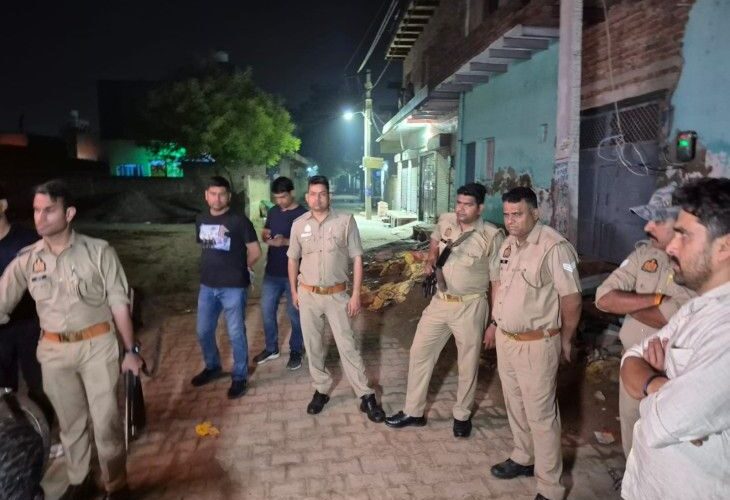 मथुरा में घर में घुसकर युवती पर हमला: घायल अवस्था में कराया अस्पताल में भर्ती,पुलिस जांच में जुटी – Mathura News