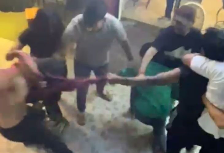 Video of a youth being beaten up in Lucknow goes viral | लखनऊ में युवक से मारपीट का वीडियो वायरल: पीड़ित ने तीन आरोपियों के खिलाफ पीजीआई थाने में दर्ज कराई शिकायत – Lucknow News