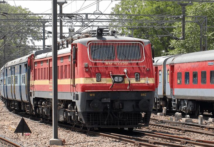 Summer special train will run between Raxaul and Udhna | रक्सौल से उधना के बीच चलेगी ग्रीष्मकालीन स्पेशल ट्रेन: लखनऊ के लोगों को मिलेगी सुविधा , यात्रियों की भीड़ को देखते हुए शुरू की गई साप्ताहिक ट्रेन – Lucknow News