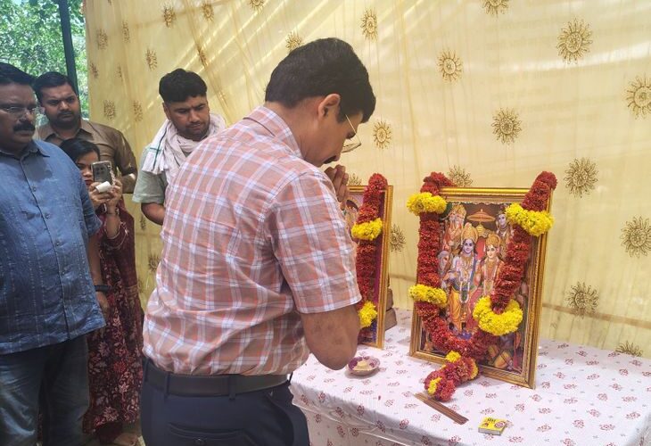 Big Mangal of Jyeshtha month in Kanpur countryside | कानपुर देहात में ज्येष्ठ मास का बड़ा मंगल: जिला खाद्य विपणन अधिकारी ने की पूजा-अर्चना, भक्तों ने लिया भंडारे का प्रसाद – Kanpur Dehat News