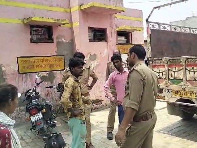 Accident at brick kiln in Sitapur | सीतापुर के ईंट भट्ठे पर हादसा: बुग्गी से गिरने से युवक की मौत, पहला दिन था काम पर – Sitapur News