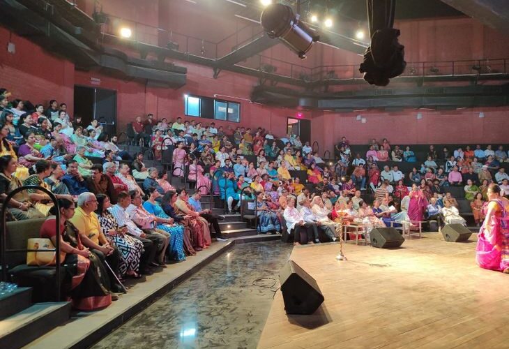 Cultural festival in Lucknow on the birth anniversary of Rabindranath Tagore | रवींद्रनाथ टैगोर की जयंती पर लखनऊ में सांस्कृतिक महोत्सव: कोलकाता से आए कलाकारों ने रवींद्र संगीत से बांधा समां, दो विभूतियों को मिला सम्मान – Lucknow News