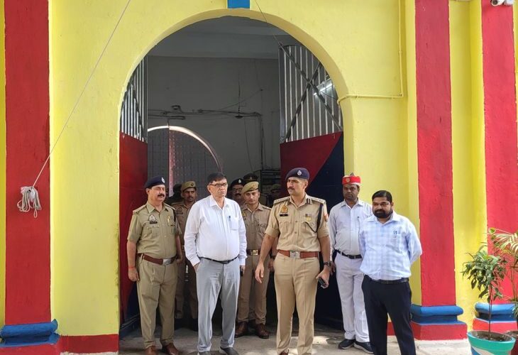 Surprise inspection of district jail in Pilibhit | पीलीभीत में जिला कारागार का औचक निरीक्षण: डीएम-एसपी ने बंदियों की समस्याएं सुनीं, अस्पताल और भोजनालय की व्यवस्था परखी – Pilibhit News
