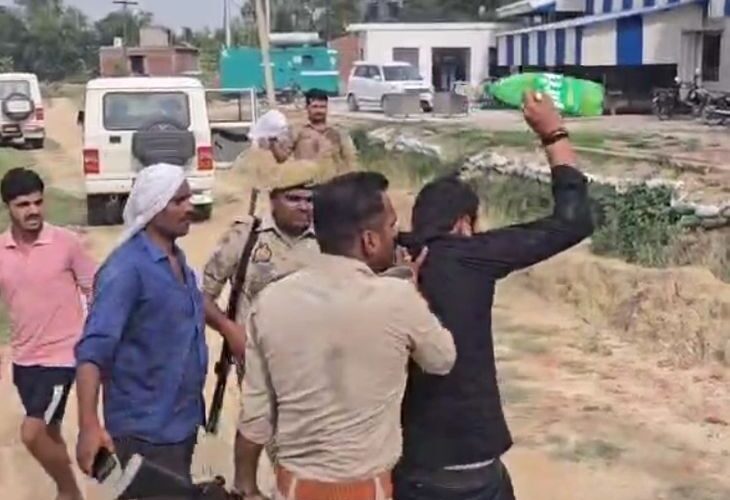 22 lakh scam in MNREGA scheme in Sant Kabir Nagar | संतकबीरनगर में मनरेगा योजना में 22 लाख का घोटाला: बिना काम कराए निकाली रकम, शिकायतकर्ता ने आत्मदाह की कोशिश की – Sant Kabir Nagar News