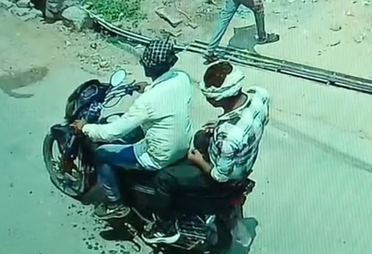 Fraud with a woman in Jalaun | जालौन में महिला से धोखाधड़ी: शादी का सामान दिखाकर 10 हजार रुपए ले भागे तीन युवक – Jalaun News