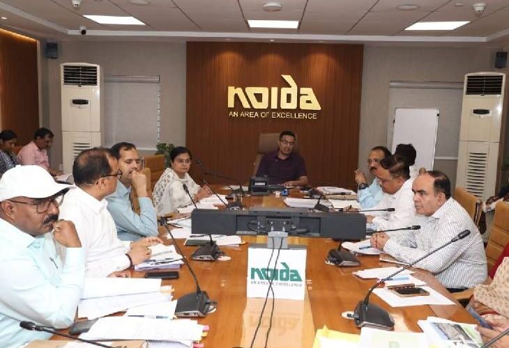 We will write on illegal buildings in Noida ‘This building is illegal’ Construction continues after FIR, land mafia will be declared, redevelopment of group housing, QRT for cleaning | नोएडा में अवैध इमारत पर लिखेंगे ‘ये बिल्डिंग है अवैध’: FIR के बाद निर्माण जारी भूमाफिया होंगे घोषित, ग्रुप हाउसिंग का रि-डेवलेपमेंट, सफाई के लिए क्यूआरटी – Noida (Gautambudh Nagar) News