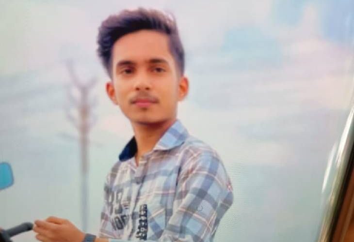 Bike collided with divider, student died | डिवाइडर से टकराई बाइक छात्र की मौत: चकेरी में दोस्त के साथ बाइक पर निकला था, पुलिस बोली परिजन शिकायत करते हैं तो जांच होगी – Kanpur News