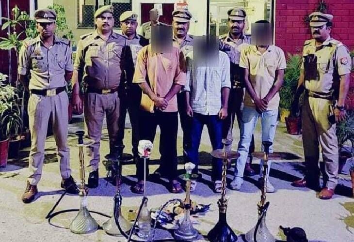 Raid on two hookah bars in Lucknow | लखनऊ में दो हुक्काबार में छापेमारी: एक संचालक समेत पांच गिरफ्तार – Lucknow News