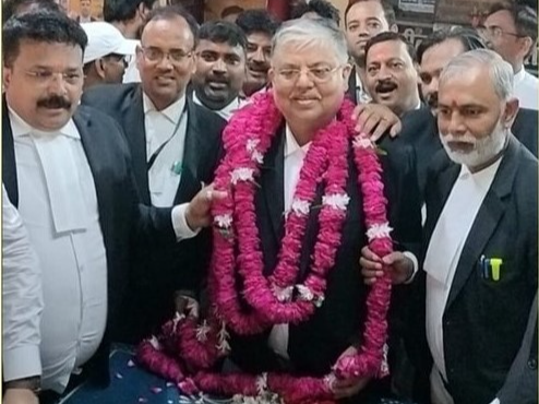 Advocate Shrinath Tripathi will continue to be a member of India Bar Council Lawyers in Varanasi are overjoyed after Delhi HC granted stay | इंडिया बार-काउंसिल के मेंबर बनें रहेंगे अधिवक्ता श्रीनाथ त्रिपाठी: दिल्ली HC से स्टे पर वाराणसी में वकील गदगद, सिब्बल की दलील पर अध्यक्ष को नोटिस-मांगा जवाब – Varanasi News