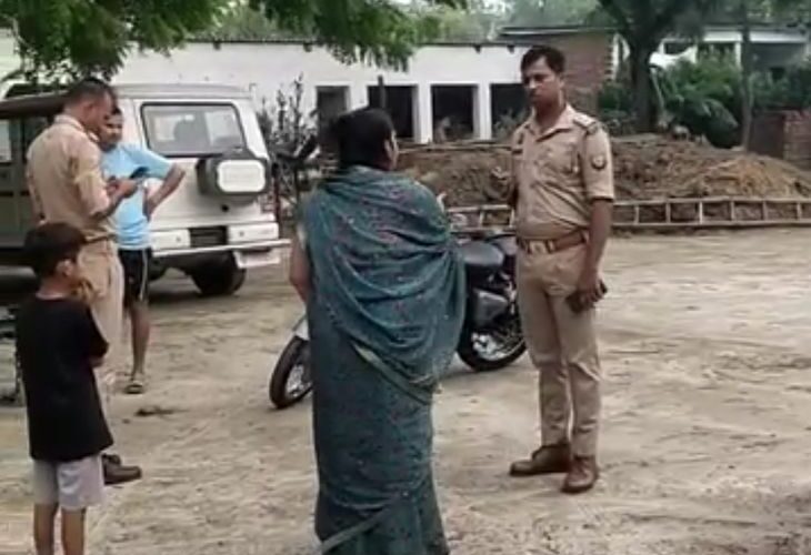 In Ambedkar Nagar, the pain of the BJP Mahila Morcha district president burst out | अम्बेडकरनगर में भाजपा महिला मोर्चा जिलाध्यक्ष का फूटा दर्द: जिलाध्यक्ष व उनके पति ने पुलिस पर अपराधियों से मिलीभगत का लगाया आरोप, कहा भगवान ही सहारा – Ambedkarnagar News