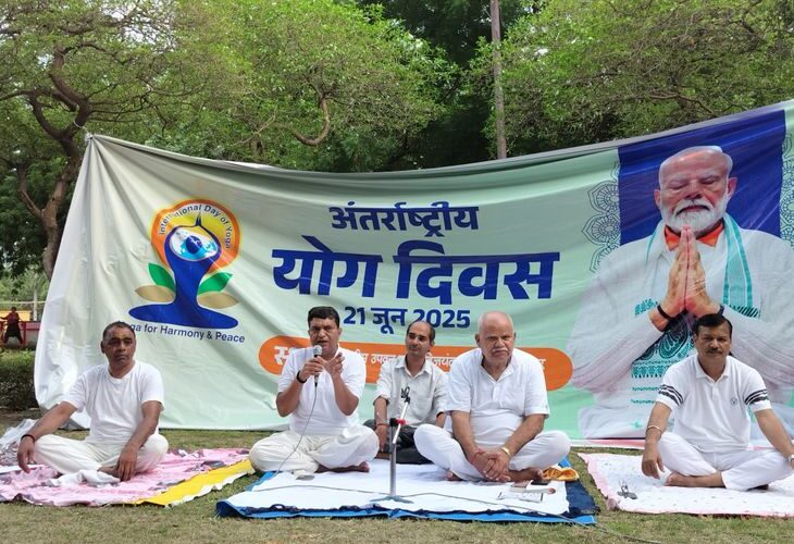 Special event in Lucknow on International Yoga Day | अंतर्राष्ट्रीय योग दिवस पर लखनऊ में विशेष आयोजन: राजकीय होम्योपैथी चिकित्सालय में बच्चों और बड़ों ने सीखे विभिन्न योगासन – Lucknow News