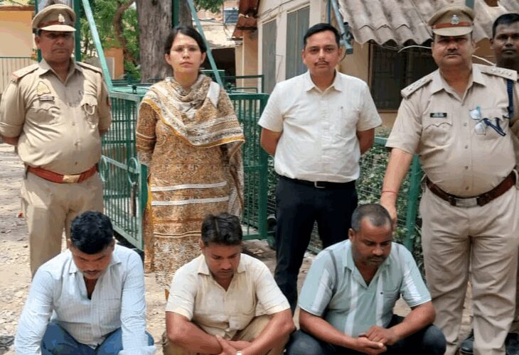 Forest department team caught banned birds | वन विभाग की टीम ने पकड़ी प्रतिबंधित पक्षियां: बस के अंदर रखकर झारखंड से पहुंचे थे वाराणसी, अधिकारियों ने पूछकर भेजा जेल – Varanasi News