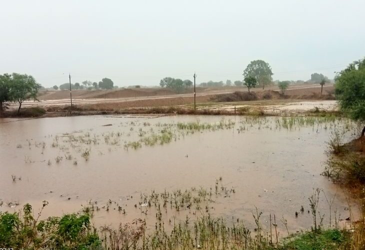 Relief from heat due to heavy rain in Chitrakoot | चित्रकूट में झमाझम बारिश से गर्मी से राहत: मंदाकिनी का जलस्तर बढ़ा, निचले इलाकों में अलर्ट – Chitrakoot News