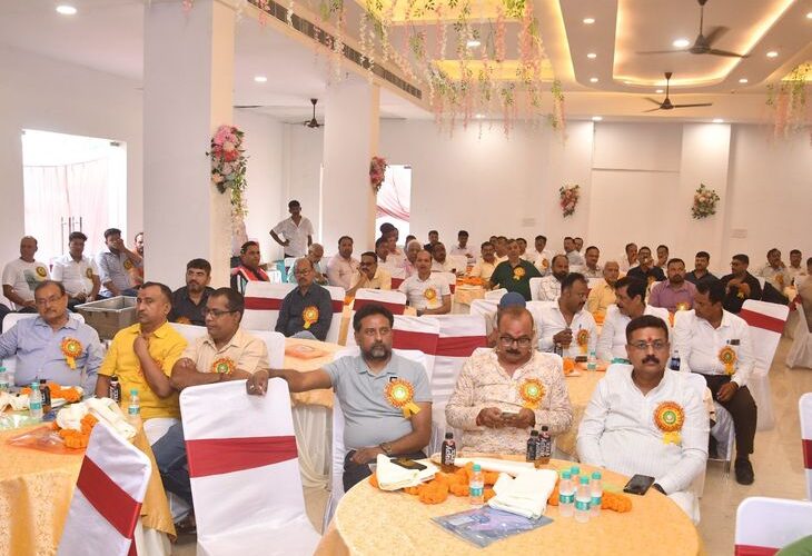 Conference of drug dealers of 33 districts | 33 जिलों के दवा व्यवसायियों का सम्मेलन: मनमाना डिस्काउंट और अस्पतालों में दवाओं की मोनोपॉली पर चर्चा, मंत्री ने दिया समाधान का आश्वासन – Jaunpur News