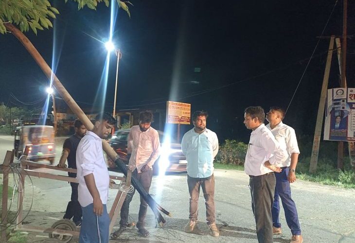 Due to fault in 33 KV line, electricity remained suspended for the whole day | 33 केवी लाइन में फॉल्ट से दिनभर ठप रही बिजली: पीलीभीत में आधा शहर 18 घंटे अंधेरे में, गर्मी से लोग बेहाल – Pilibhit News