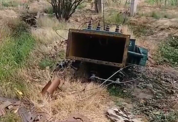 Transformers stolen from two tube wells in Baghpat | बागपत में दो नलकूपों से ट्रांसफॉर्मर चोरी: चोर कॉपर वायर और तेल समेत सारा सामान ले फरार, किसानों ने की कार्रवाई की मांग – Baghpat News