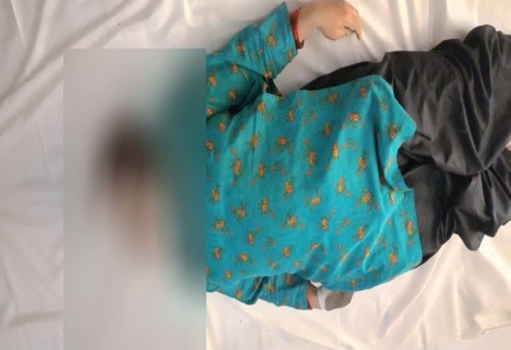 Woman dies in collision between two bikes in Sultanpur | सुल्तानपुर में दो बाइकों की टक्कर में महिला की मौत: शादी समारोह से लौटते समय हादसा, इलाज के दौरान तोड़ा दम – Sultanpur News
