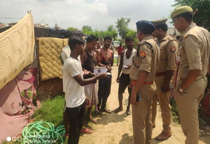 200 people from 50 families are on police radar | 50 परिवारों के 200 लोग पुलिस रेडार पर: रोहिंग्या की जांच पड़ताल को सड़क पर उतरे एडीसीपी वेस्ट, बोले होगा सभी का सत्यापन – Kanpur News