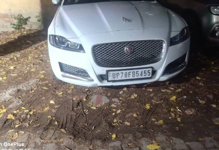 The rich man threw the labourer with his car | रईसजादे ने कार से मजदूर को उड़ाया: मजदूर के मुंह से आया खून, हालत गम्भीर पुलिस ने कार जब्त की – Kanpur News