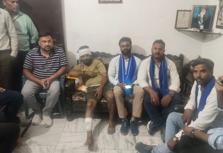 Chandrashekhar Azad made a video call to Sanju Valmiki | चंद्रशेखर आजाद ने संजू वाल्मीकि से की बात: वीडियो कॉल पर पूछा पूरा मामला, 20 सेकेंड में 15 बार युवक को मारे डंडे – Meerut News