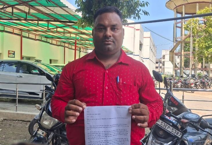 Dalit farmer’s land occupied in Ayodhya | अयोध्या में दलित किसान की जमीन पर कब्जा: विवादित भूमि पर निर्माण जारी, जान से मारने की धमकी; एसएसपी से शिकायत – Ayodhya News