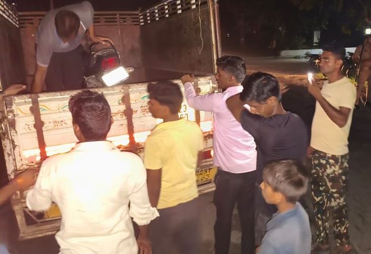 Bike rider died in a road accident in Sambhal | संभल में सड़क हादसे में बाइक सवार की मौत: बहन के घर से लौटते समय हुआ हादसा, अज्ञात वाहन की तलाश जारी – Sambhal News