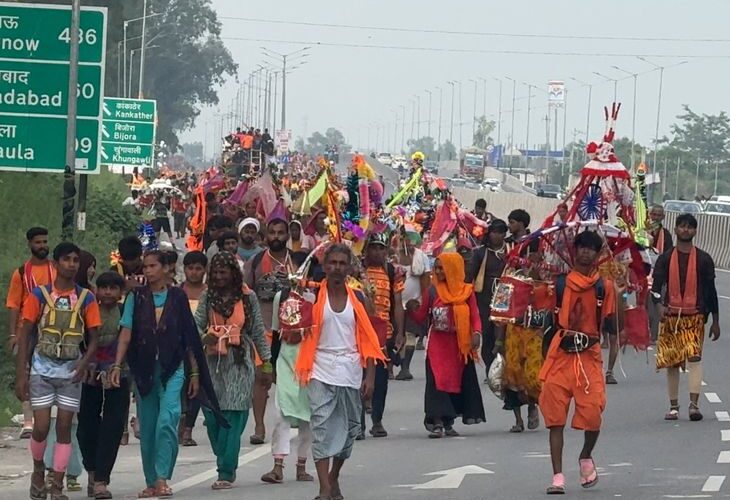 Crowd of Kanwariyas in Amroha on Shivratri | शिवरात्रि पर अमरोहा में कांवड़ियों की भीड़: हरिद्वार और बृजघाट से लौट रहे श्रद्धालु, पुलिस ने सुरक्षा बढ़ाई – Amroha News