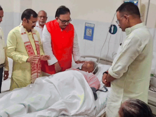 Professor CS Rama said- I don’t know why the youth killed him | प्रोफेसर सीएस रामा बोले- युवकों ने क्यों मारा पता नहीं: ट्रामा सेंटर में हाथ का हुआ आपरेशन,BHU के प्रोफेसर्स ने सुरक्षा और कड़ी निगरानी की उठाई मांग – Varanasi News