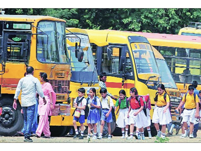 300 schools in Lucknow received RTO notice, Lucknow, Uttar Pradesh | लखनऊ में 300 स्कूलों को मिला RTO का नोटिस: एआरटीओ पीके सिंह बोलें- 15 साल पुराने वाहनों की सड़क पर दिखी चहल-पहल तो होगी कठोर कार्रवाई – Lucknow News
