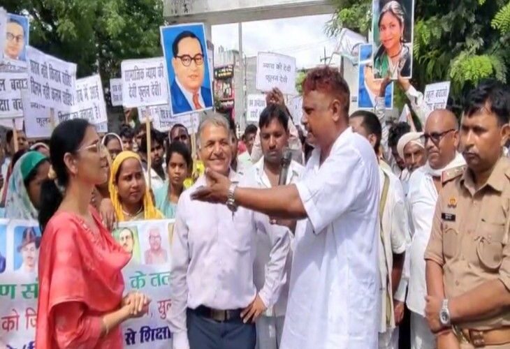 Most directors in Sultanpur are angry with officers, VIDEO | सुल्तानपुर में मोस्ट निदेशक अधिकारियों से नाराज, VIDEO: बोले-योगी कि तरह घमंड में चूर डीएम-एसपी, आर्टिकल 19 के तहत करेंगे धरना – Sultanpur News