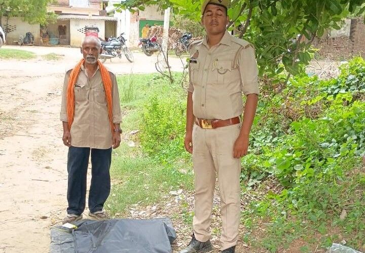 Student dies in Deoria’s Divyaang Kendra | देवरिया के दिव्यांग केंद्र में छात्र की मौत: बोरे में शव ले जा रहे कर्मचारियों को ग्रामीणों ने रोका, जांच में जुटी पुलिस – Deoria News