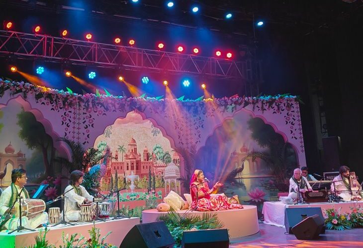 Folk singing by Padma Shri Malini Awasthi in Sawan Utsav | सावन उत्सव में पद्मश्री मालिनी अवस्थी की लोकगायकी: परंपरागत सावन गीतों से श्रोताओं को किया भाव विभोर, राज्यपाल समेत कई गणमान्य रहे मौजूद – Lucknow News