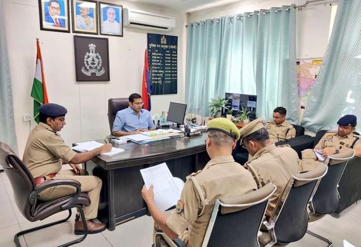 DCP gave strict instructions to the station in-charges, action will be taken on negligence | दक्षिणी जोन में क्राइम मीटिंग: डीसीपी ने थाना प्रभारियों को दिए सख्त निर्देश, लापरवाही पर होगी कार्रवाई – Lucknow News
