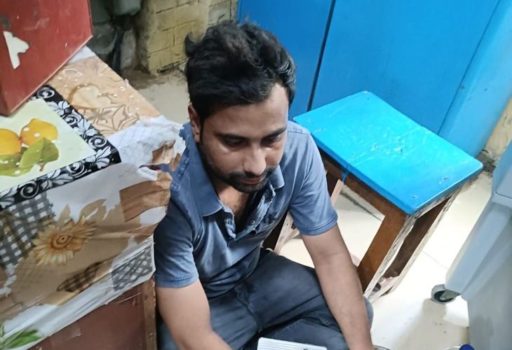 Both legs of a young man cut off by a train, accused arrested | ट्रेन से युवक के कटे दोनों पैर, आरोपी गिरफ्तार: पीड़ित का कानपुर में चल रहा इलाज, आरोपी को जीआरपी ने भेजा जेल – Auraiya News