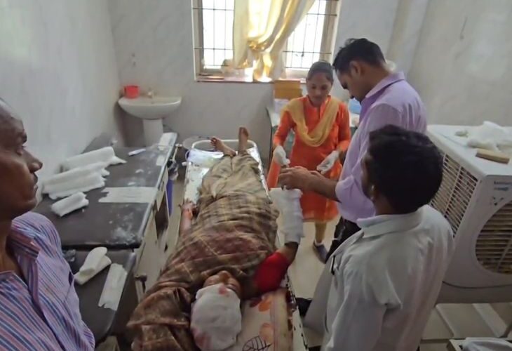 Theft in the house of an elderly woman in Jalaun | जालौन में बुजुर्ग महिला के घर चोरी: अकेली रह रही 65 वर्षीय महिला को स्टूल से मारा, एक लाख रुपए और जेवर ले भागे – Jalaun News