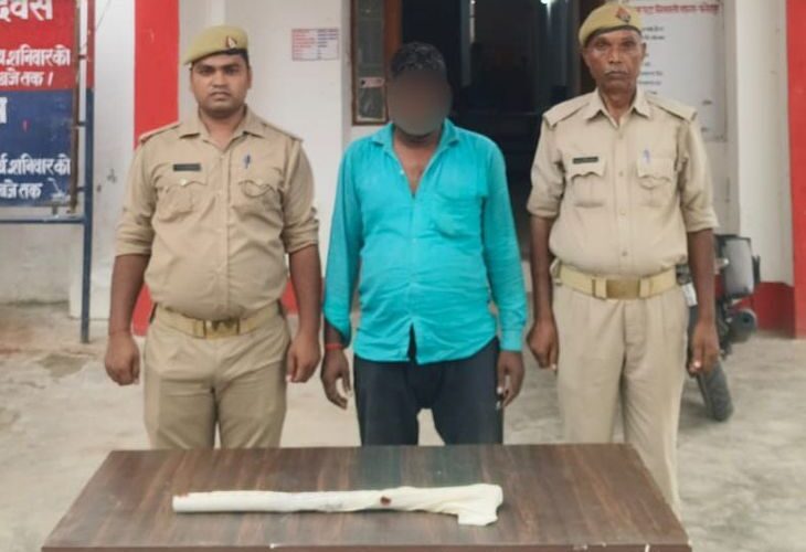 UP: Neighbor murdered in minor dispute | मामूली विवाद में पड़ोसी की हत्या: लाठी-डंडे और कुल्हाड़ी से वारदात, फतेहपुर पुलिस ने आरोपी को दबोचा – Fatehpur News
