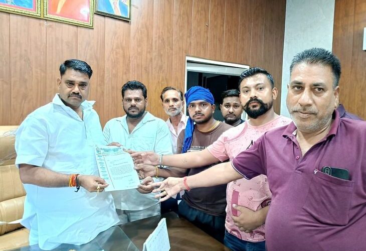 Demand for Ambedkar statue in Bahjoi | बहजोई में अंबेडकर प्रतिमा की मांग: चौराहे पर स्थापना के लिए ज्ञापन, अतिक्रमण में मंदिर हटने के बाद मांग – Sambhal News