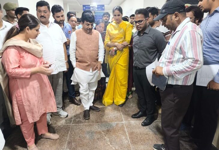 Inspection of Minister in charge in Bijnor | बिजनौर में प्रभारी मंत्री का निरीक्षण: जिला मेडिकल अस्पताल की नई बिल्डिंग में मिलीं कई खामियां, डीएम को जांच के निर्देश – Bijnor News