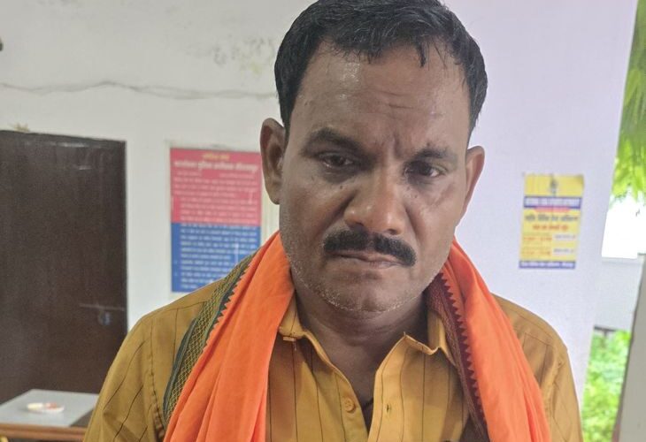 Cash stolen from a devotee during Ganga bath in Vindhyachal | विंध्याचल में श्रद्धालु की गंगा स्नान के दौरान नकदी चोरी: 11 हजार रुपए, मोबाइल और गाड़ी की चाबी गायब, महाराष्ट्र से आया था भक्त – Mirzapur News