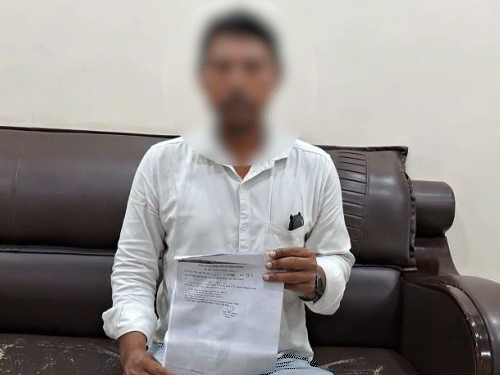 He put a knife on his daughter’s throat and asked her to convert to Islam | बेटी के गले पर चाकू लगाकर मुस्लिम बनने को कहते: एडीजी के यहां पहुंचा लव जिहाद का मामला, छांगुर बाबा ने डाला था धर्म परिवर्तन का दबाव – Varanasi News