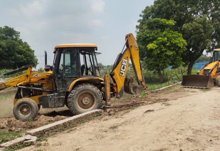 LDA Bulldozer runs on illegal construction in Lucknow | लखनऊ में अवैध निर्माण पर चला बुलडोजर: गोसाईंगंज काकोरी में 7 अवैध प्लाटिंग ध्वस्त; जोन 2 और 3 में हुई कार्यवाही – Lucknow News