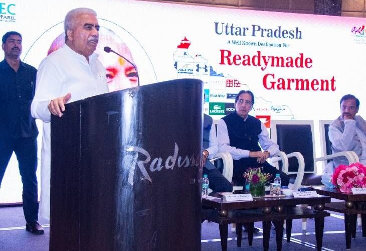 MSME Minister Rakesh Sachan reached Noida Networking Meet He said, ‘Work is being done in the direction of making Vocal for Local to Local to Global’ | नोएडा नेटवर्किंग मीट में पहुंचे एमएसएमई मंत्री राकेश सचान: बोले ,’ वोकल फॉर लोकल को लोकल टू ग्लोबल बनाने की दिशा में हो रहा काम’ – Noida (Gautambudh Nagar) News