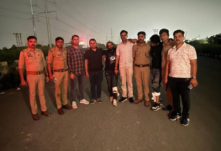 Noida police encounter with two criminals Both were shot in the leg, they rob people walking on the road in Delhi and Noida | नोएडा पुलिस की दो बदमाशों से मुठभेड़: दोनों के पैर में लगी गोली, दिल्ली , नोएडा में राह चलते लोगों से करते है लूटपाट – Noida (Gautambudh Nagar) News