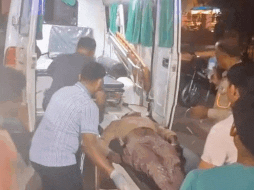 A young man sitting outside his house was shot in Meerut | मेरठ में घर के बाहर बैठे युवक पर फायरिंग: सीने और कनपटी पर लगी गोली, हालत गंभीर – Meerut News