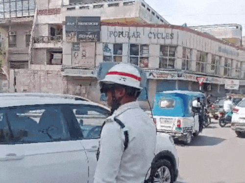 Route diversion from Sunday for Kailash fair in Agra | आगरा में कैलाश मेले के लिए संडे से रूट डायवर्जन: आगरा-दिल्ली हाईवे पर दो दिन नहीं चलेंगे भारी वाहन, रूट प्लान देखकर ही निकले – Agra News