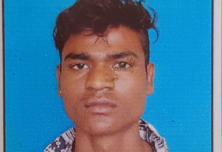 A young man died after being hit by a Shatabdi train | शताब्दी से कटकर युवक की मौत: रेलवे ट्रैक पार करते समय चपेट में आया, एक घर से दूसरे में जा रहा था – Unnao News