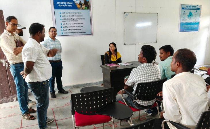 CEO took information about the development work of Balrampur | बलरामपुर के विकास कार्यों की सीईओ ने ली जानकारी – Balrampur News