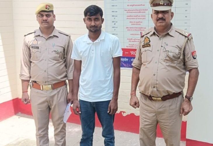 In Balrampur, money was recovered from a laborer by falsely accusing him of molestation | बलरामपुर में छेड़खानी का झूठा आरोप लगाकर मजदूर से वसूली: पुलिस ने चौथे आरोपी तौसीव को किया गिरफ्तार, एक फरार – Balrampur News